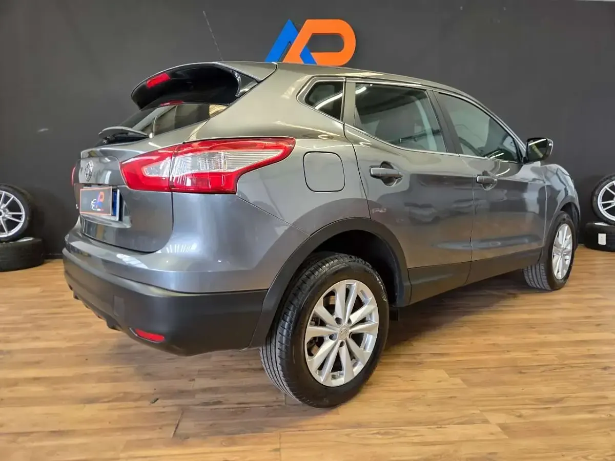 Usata Nissan Qashqai Tekna 131 CV (96 kW) 2016 Grigio SUV