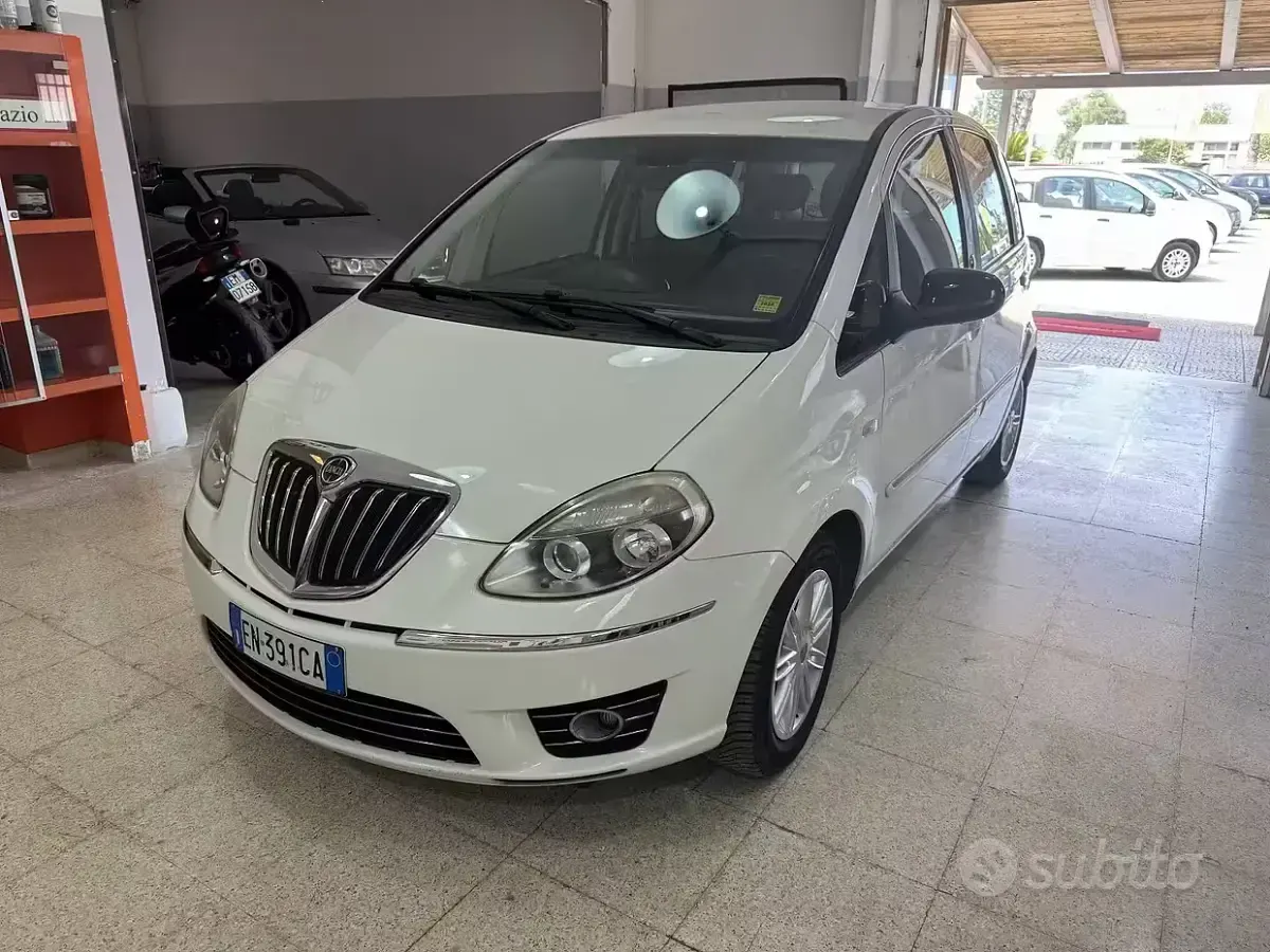 Usata Lancia Musa 77 CV (56 kW) 2012 Monovolume