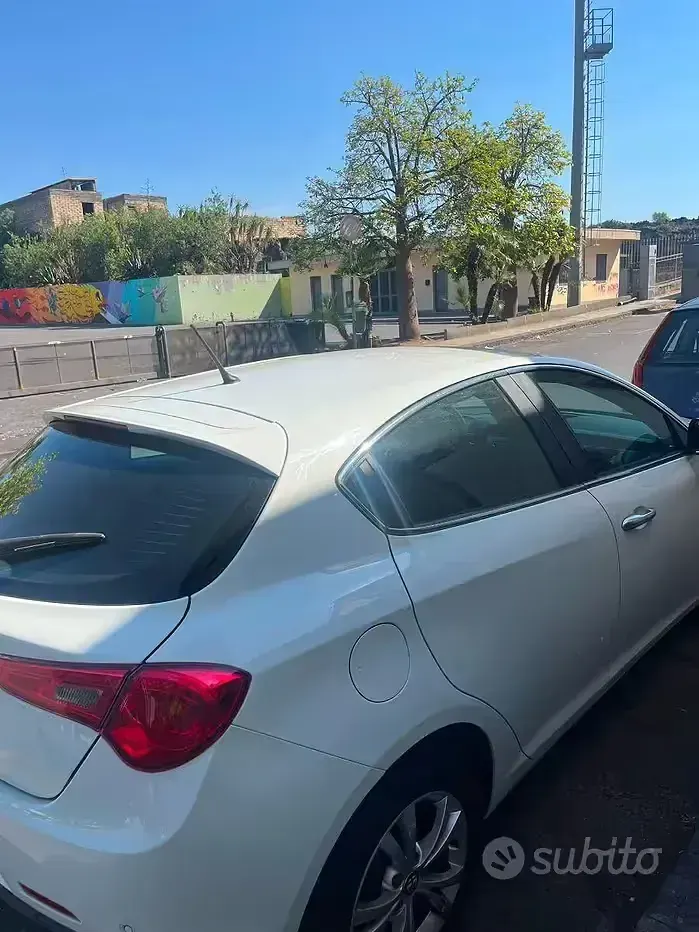 Usata Alfa Romeo Giulietta 105 CV (77 kW) 2013 Utilitaria