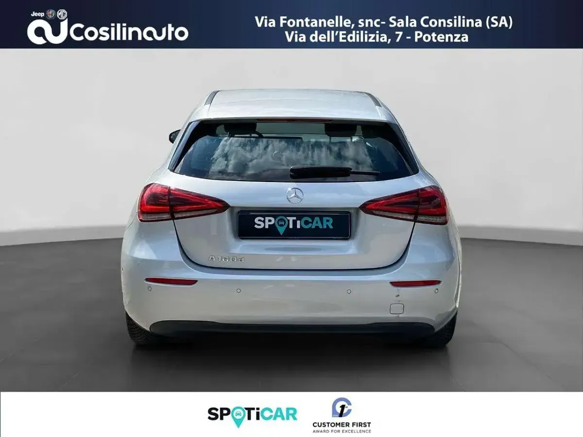 Usata Mercedes A180 Premium 116 CV (85 kW) 2019 Grigio Berlina