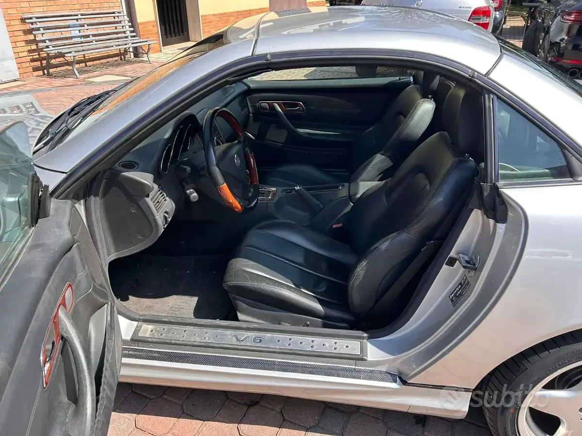 Usata Mercedes SLK320 AMG 218 CV (160 kW) 2001 Grigio Cabrio