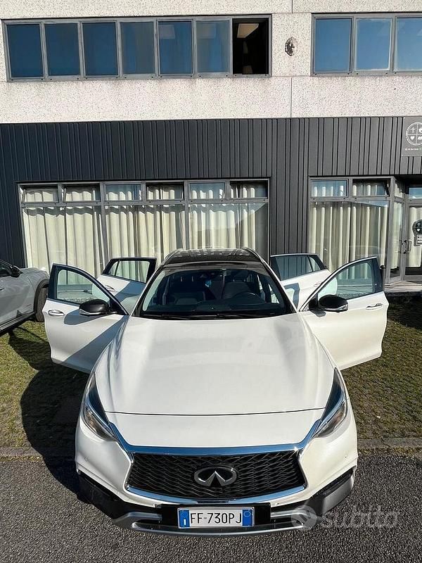 Usata Infiniti QX30 Premium 170 CV (125 kW) 2017 Bianco SUV