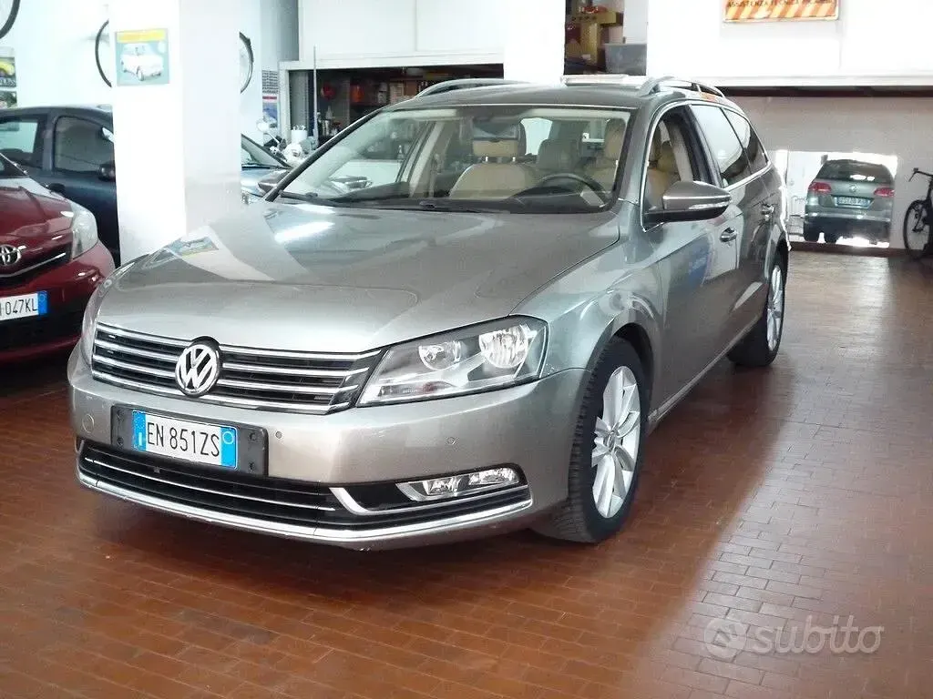 Usata VW Passat Highline 140 CV (102 kW) 2012 Marrone Station wagon