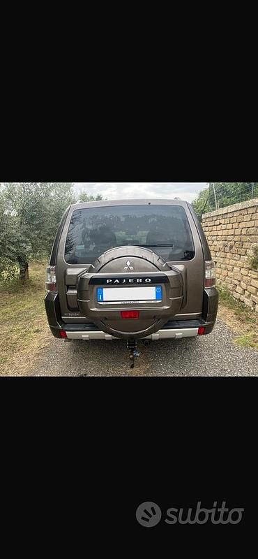 Usata Mitsubishi Pajero 200 CV (147 kW) 2009 Marrone SUV