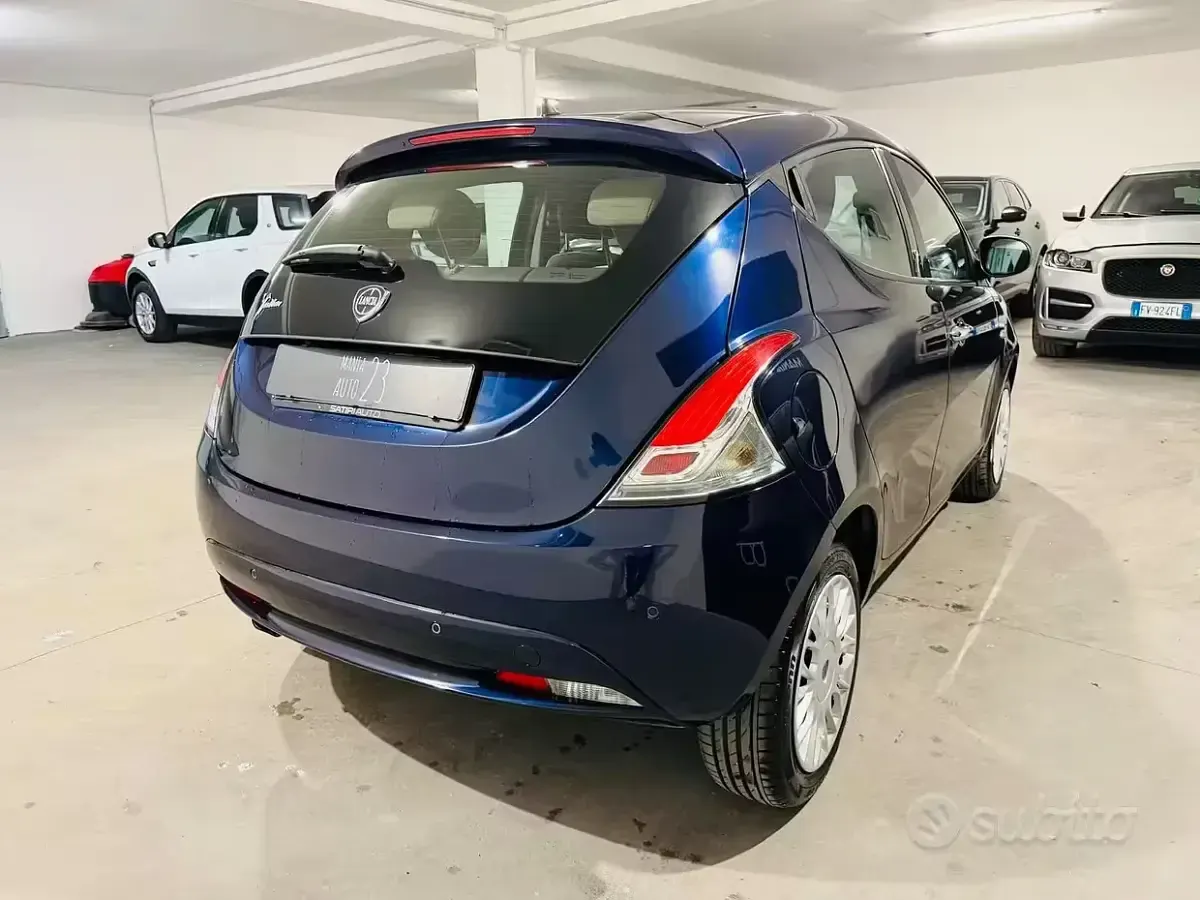 Usata Lancia Ypsilon 95 CV (69 kW) 2018 Blu Utilitaria