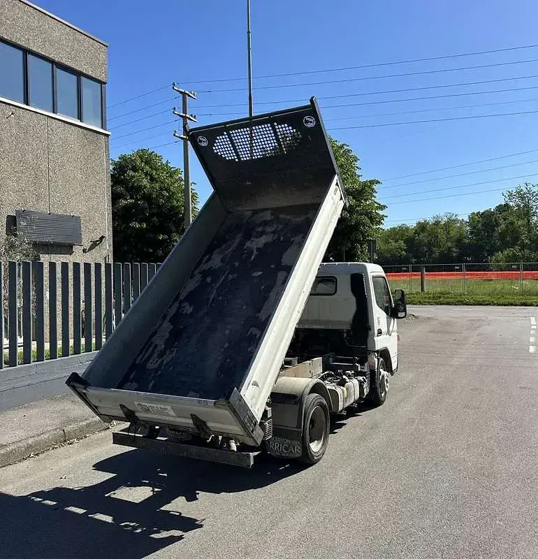 Usata Mitsubishi Canter 101 CV (74 kW) 2021 Furgone