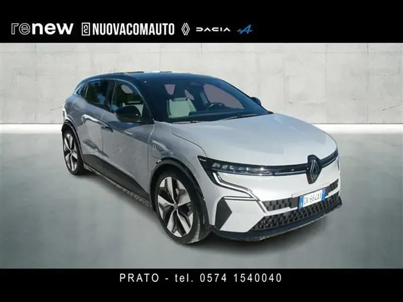 Usata Renault Megane E-Tech Techno 161 kW (220 CV) 2022 Grigio chiaro Utilitaria