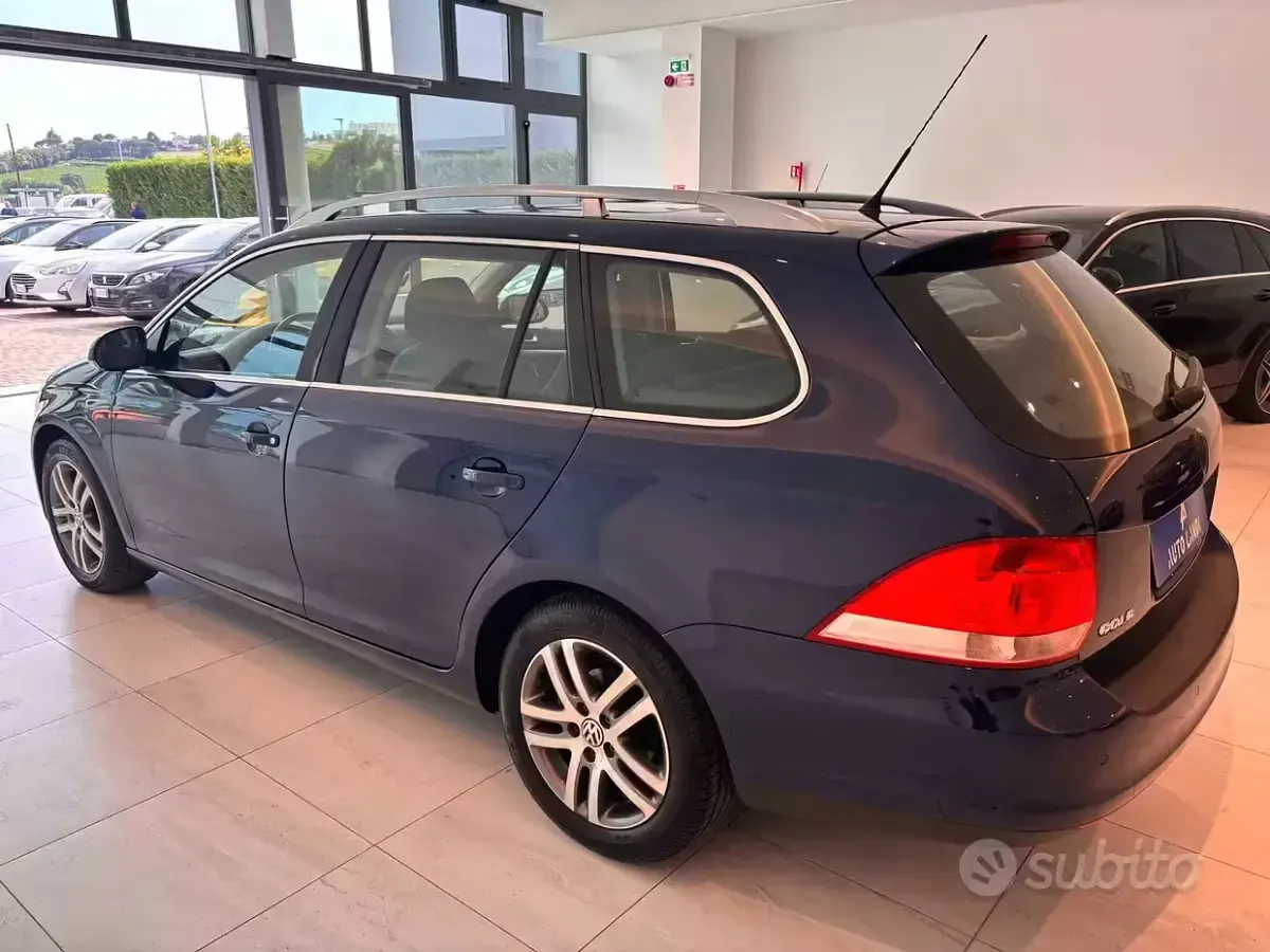Usata VW Golf VI Comfortline 140 CV (102 kW) 2008 Bluazzurro Utilitaria
