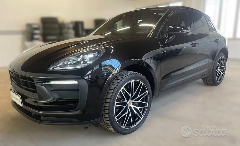 Nero Usata 2023 Porsche Macan SUV | 69.900 € (Molto cara) - Immagine 1/4