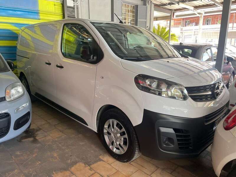 Bianco Usata 2022 Opel Vivaro Furgone | 14.800 € (Ottimo prezzo) - Immagine 1/3