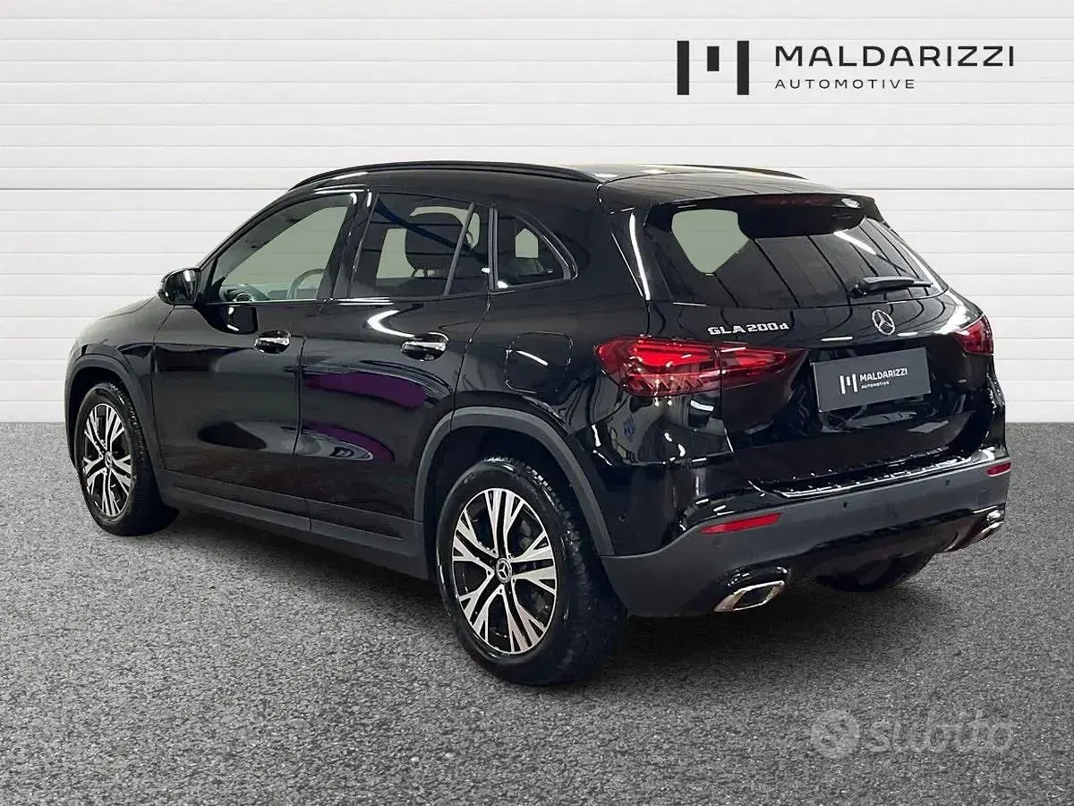Usata Mercedes GLA200 Advanced Plus 150 CV (110 kW) 2023 Nero SUV