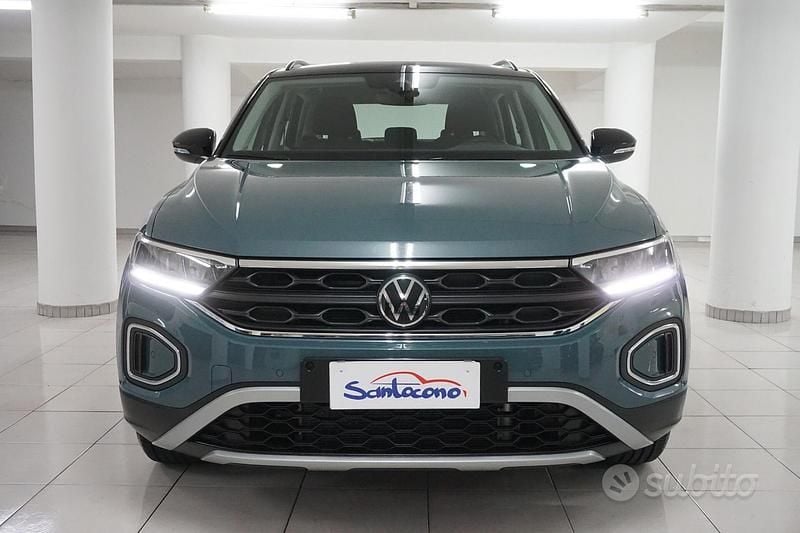 Usata VW T-Roc Life 115 CV (84 kW) 2023 Grigio SUV