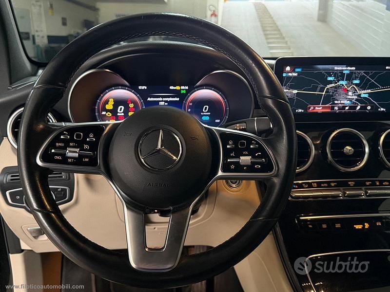 Usata Mercedes GLC300e 194 CV (142 kW) 2021 Nero Coupé