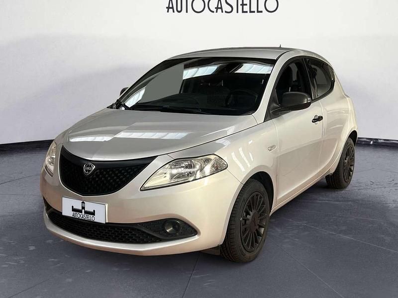 Usata Lancia Ypsilon 69 CV (50 kW) 2018 Grigio Utilitaria