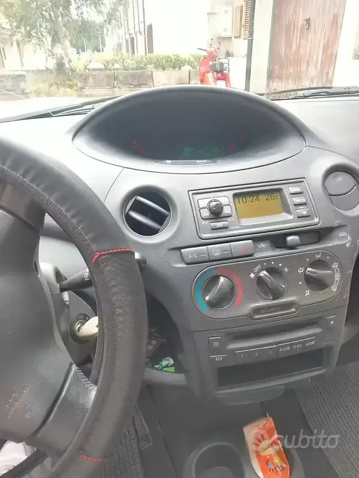 Usata Toyota Yaris 68 CV (50 kW) 2004 Utilitaria