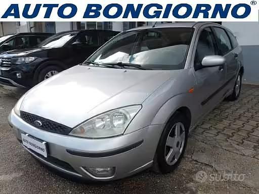 Usata Ford Focus Zetec 101 CV (74 kW) 2004 Grigio Berlina