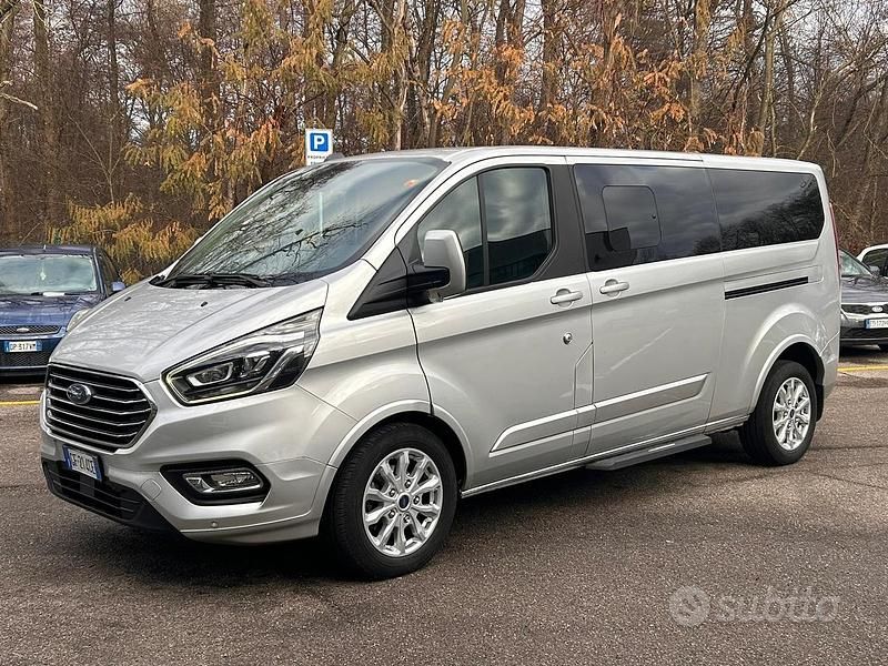 Usata Ford Tourneo Titanium 185 CV (136 kW) 2021 Grigio Monovolume