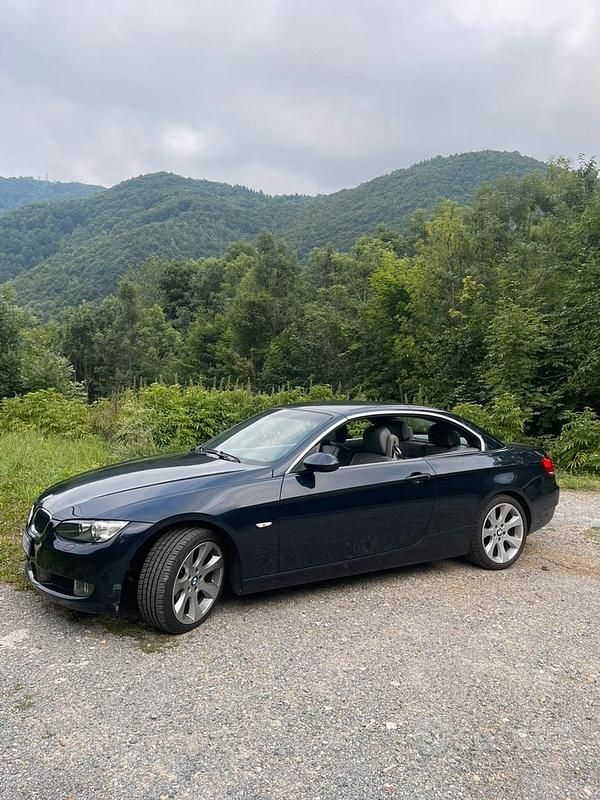Usata BMW 320 Cabriolet 170 CV (125 kW) 2007 Blu Cabrio