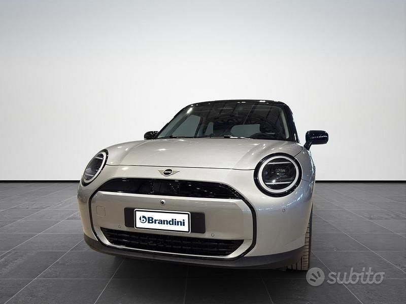 Usata Mini Cooper Classic 135 kW (184 CV) 2025 Grigio Utilitaria
