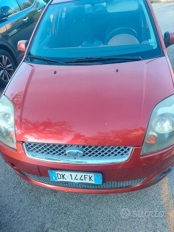 Usata Ford Fiesta 75 CV (55 kW) 2007 Berlina