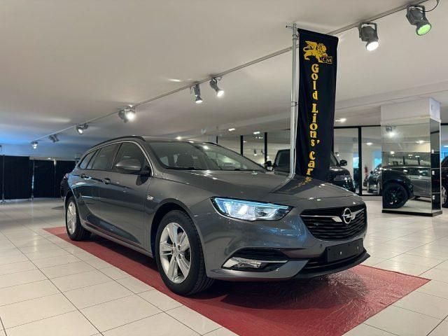 Usata Opel Insignia Sport 174 CV (127 kW) 2018 Blu metallizzato Berlina