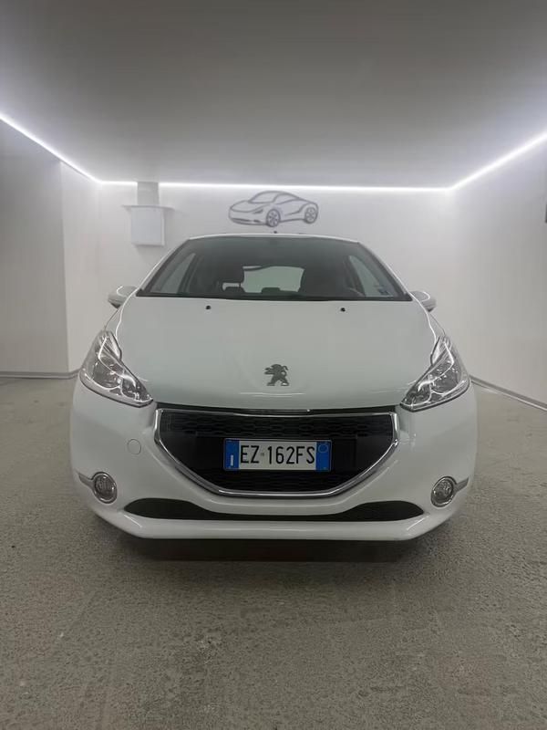 Usata Peugeot 208 91 CV (66 kW) 2015 Bianco Utilitaria