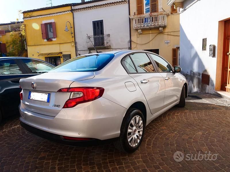 Usata Fiat Tipo Easy 95 CV (69 kW) 2018 Grigio Berlina