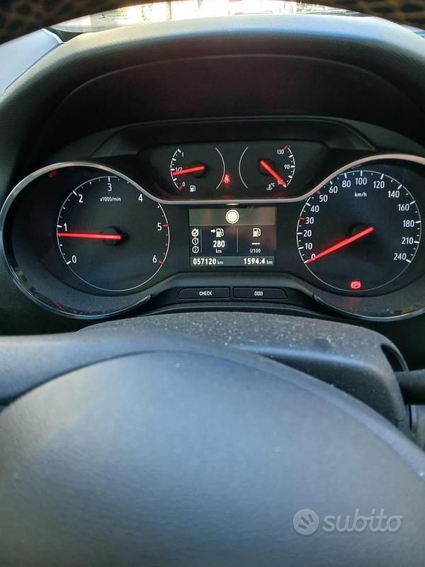 Usata Opel Crossland 99 CV (72 kW) 2017 Grigio SUV