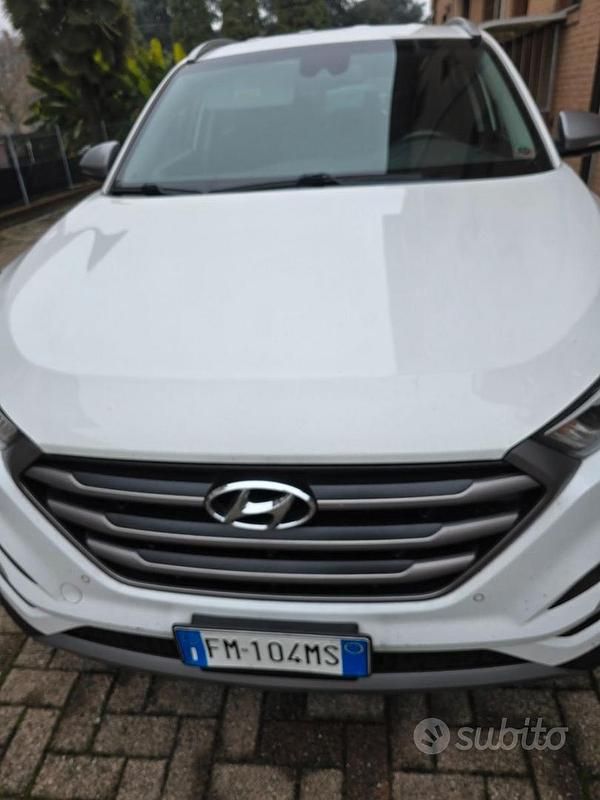 Bianco Usata 2016 Hyundai Tucson SUV | 12.000 € - Immagine 1/4
