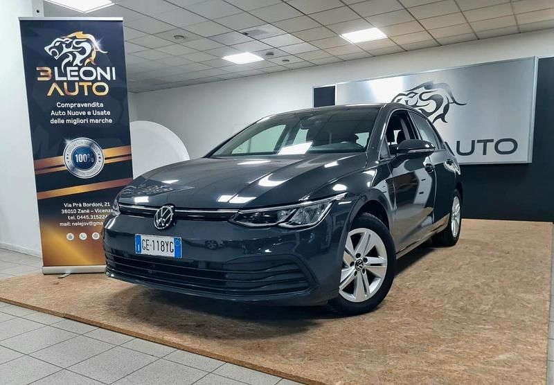 Usata VW Golf VIII Life 115 CV (84 kW) 2021 Grigio Berlina