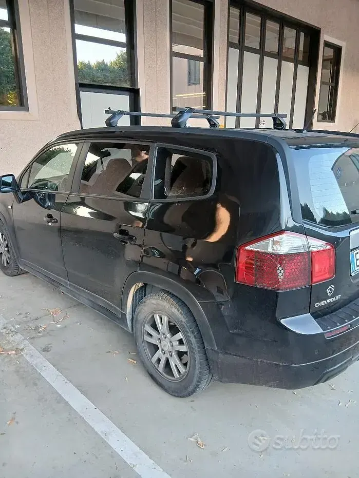 Usata Chevrolet Orlando 163 CV (119 kW) 2011 Nero Monovolume