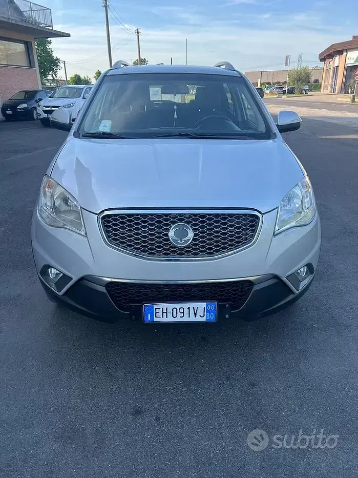Usata SsangYong Korando 175 CV (128 kW) 2011 Grigio SUV