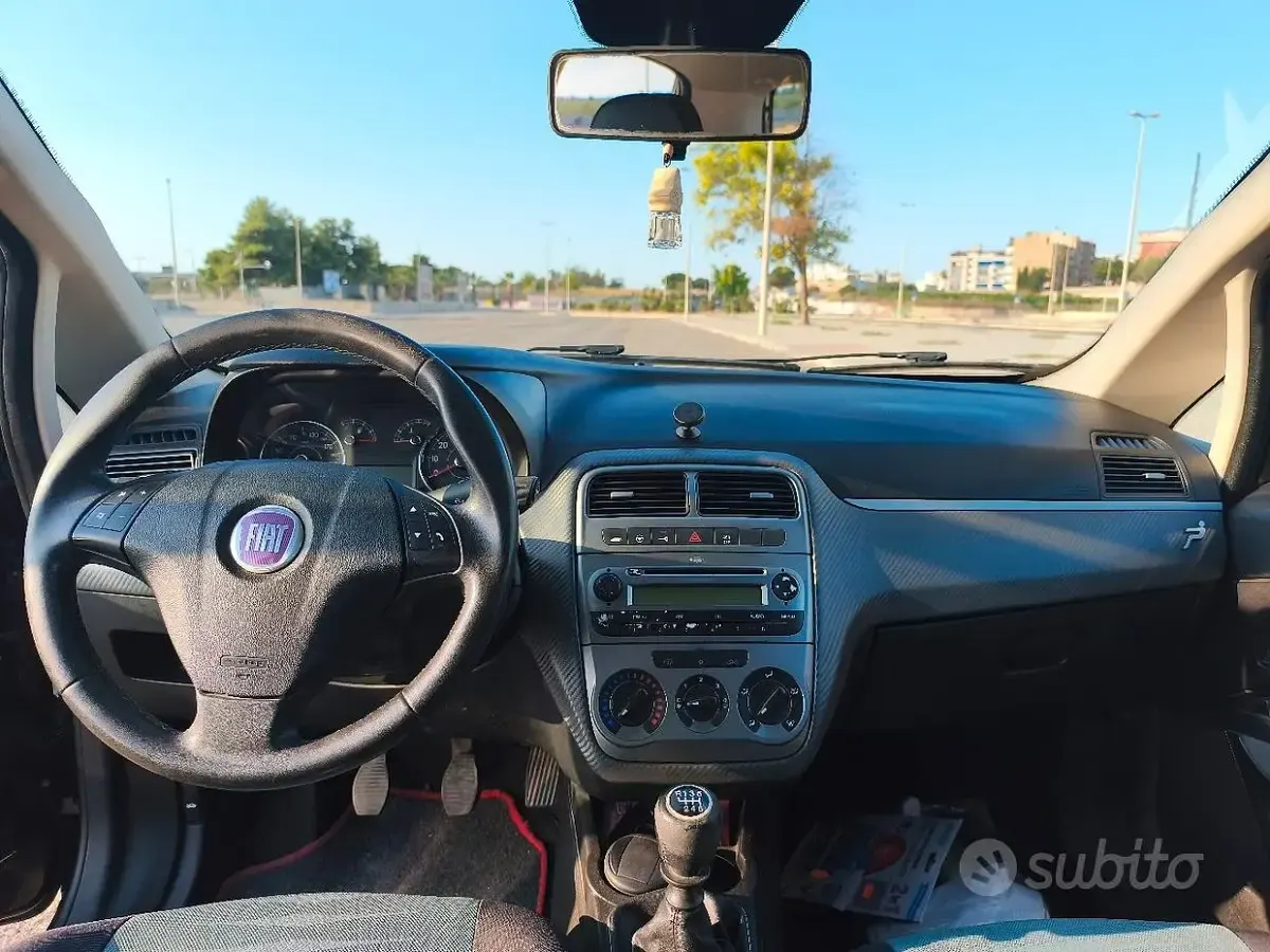 Usata Fiat Grande Punto 90 CV (66 kW) 2009 Nero Utilitaria