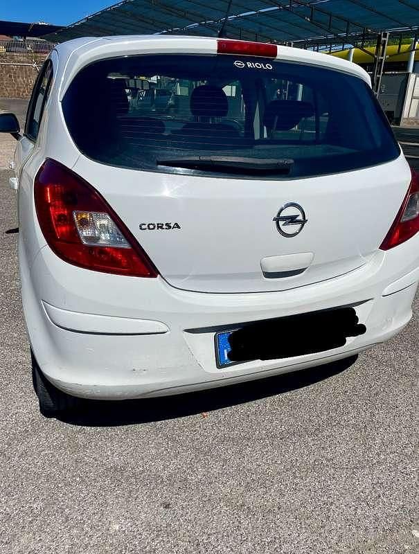Usata Opel Corsa Club 86 CV (63 kW) 2011 Berlina