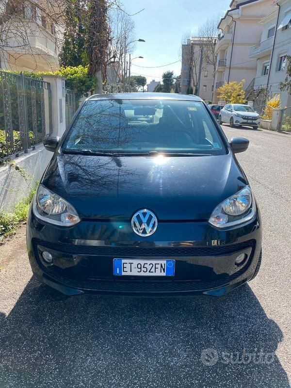 Usata 2014 VW up! Due volumi | 6000 € (Buon prezzo) - Immagine 1/4