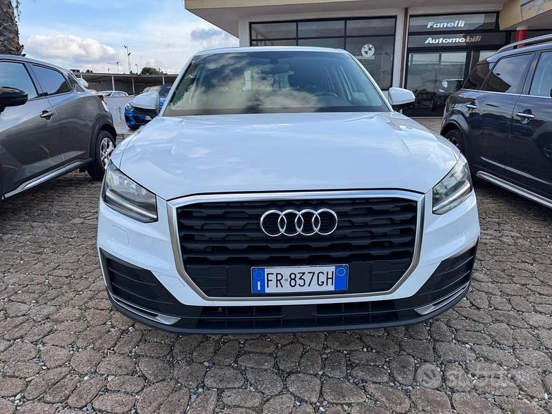 Bianco Usata 2018 Audi Q2 Business SUV | 16.000 € (Buon prezzo) - Immagine 1/4