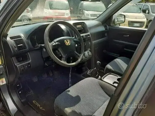 Usata Honda CR-V LS 140 CV (102 kW) 2005 Argento SUV