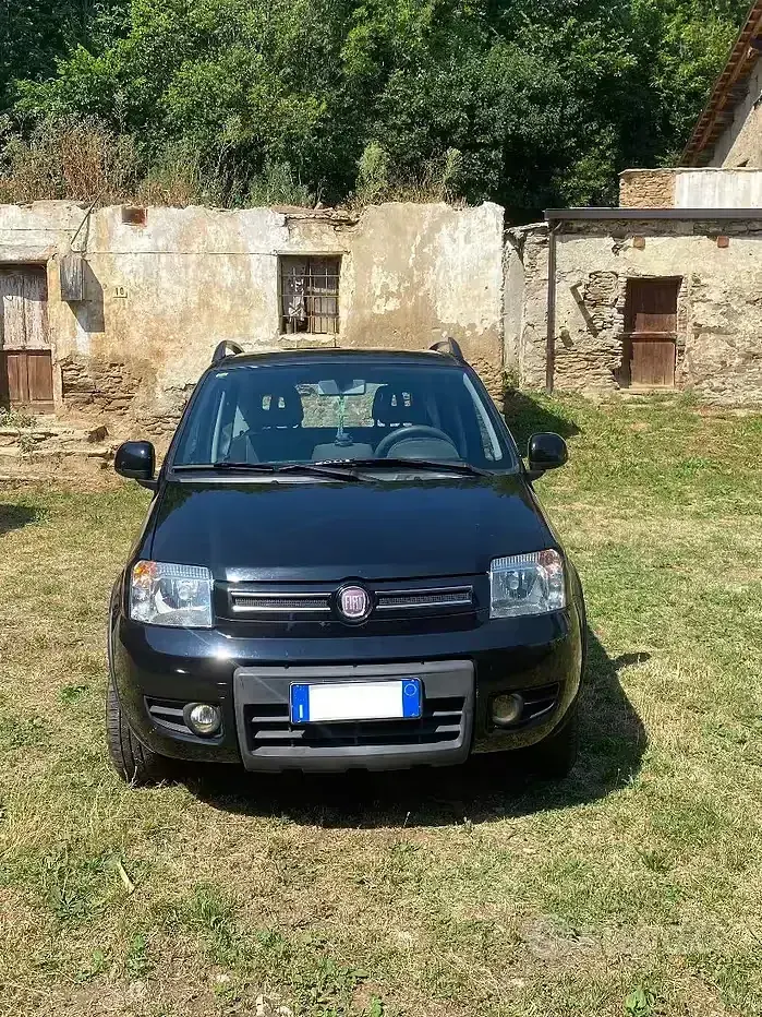 Usata Fiat Panda 4x4 69 CV (50 kW) 2012 Nero Utilitaria
