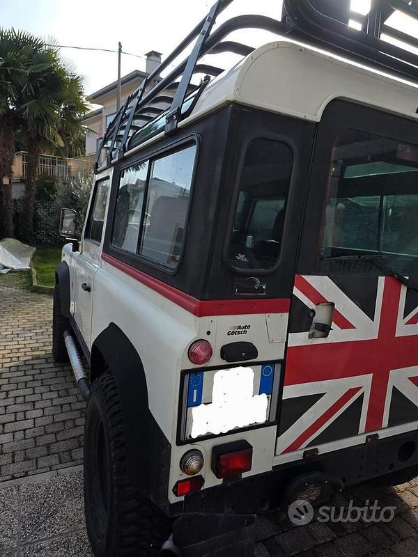 Usata Land Rover Defender 122 CV (89 kW) 2000 Bianco Station wagon