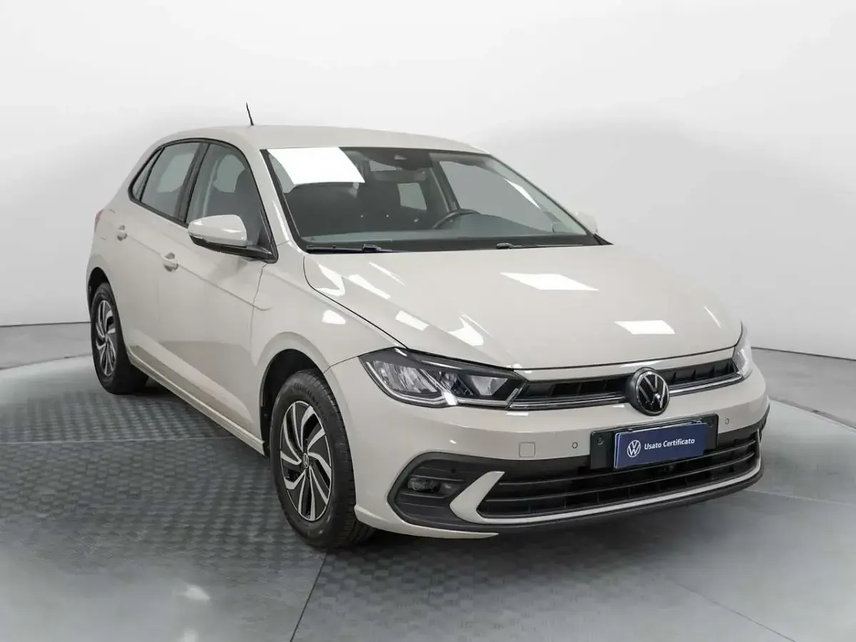 Usata VW Polo Life 80 CV (58 kW) 2023 Grigio Utilitaria