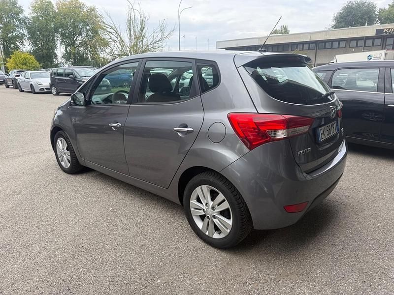 Usata Hyundai ix20 Style 90 CV (66 kW) 2011 Grigio Utilitaria