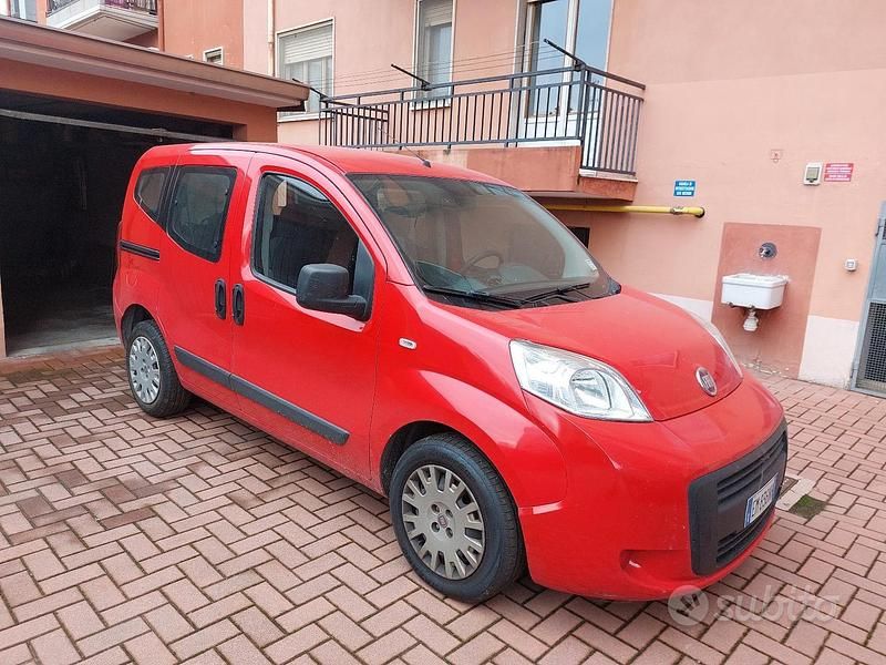 Usata Fiat Qubo Active 75 CV (55 kW) 2012 Rosso Monovolume