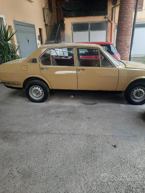 Usata Alfa Romeo Alfetta 1970 Giallo Berlina