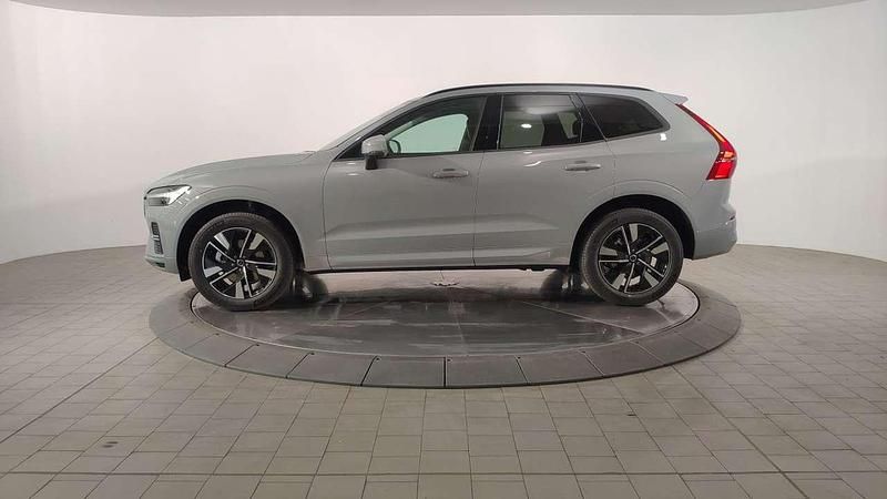 Nuova Volvo XC60 Core 250 CV (183 kW) 2026 Vapour grey metalizzato SUV