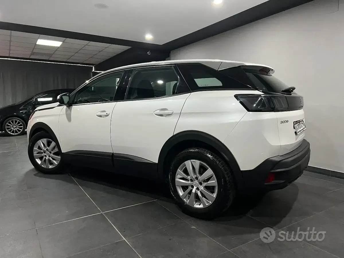 Usata Peugeot 3008 Active 131 CV (96 kW) 2022 Bianco SUV