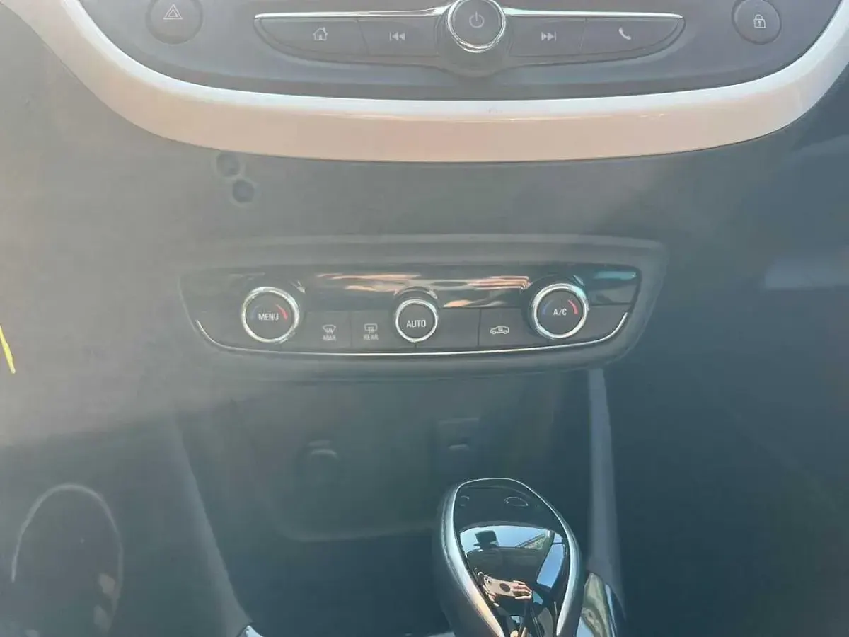Usata Opel Crossland Design & Tech 120 CV (88 kW) 2022 Grigio SUV