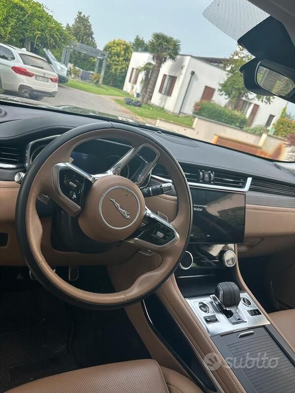 Usata Jaguar F-Pace 204 CV (150 kW) 2022 Nero SUV