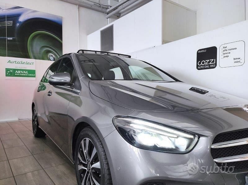 Usata Mercedes 180 Business 136 CV (100 kW) 2021 Grigio Berlina