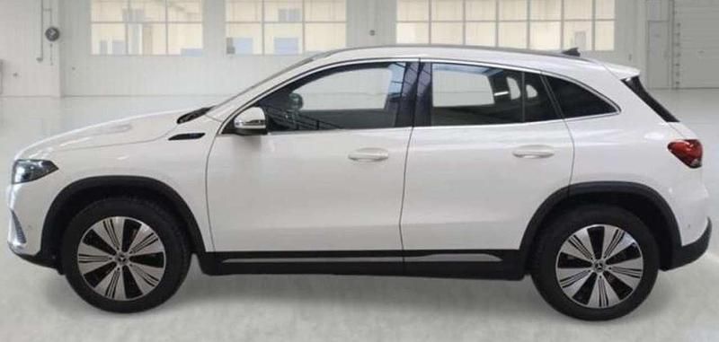 Usata Mercedes EQA250 110 kW (150 CV) 2022 Bianco SUV