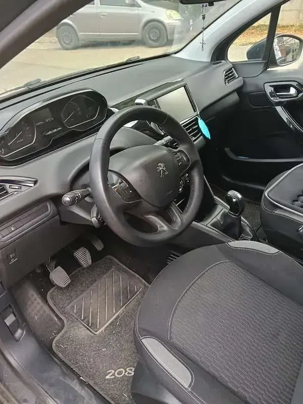 Usata Peugeot 208 Access 68 CV (50 kW) 2016 Utilitaria